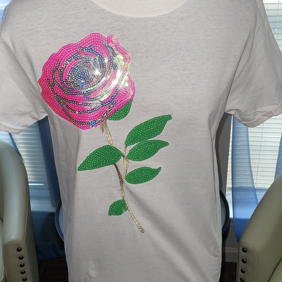 FabulouslyFitted | Custom Graphic Print T-shirt - A Single Rose - Picture 2 of 4